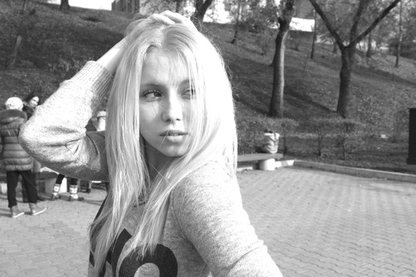 Yasmina, 20 cherche chat coquin et plus si affinité