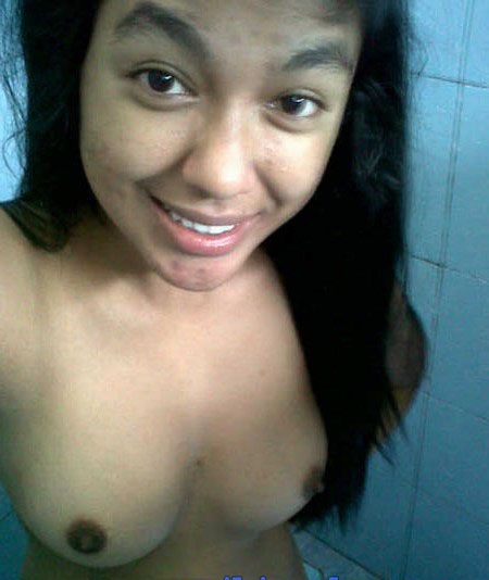 Tiffany, 19 cherche chat coquin et plus si affinité