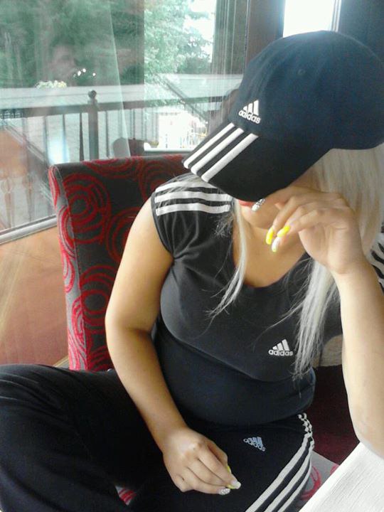elise, 28 cherche un rdv coquine