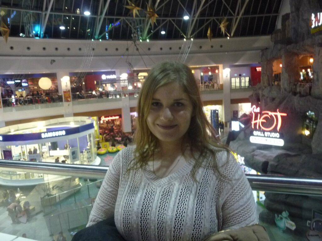 Shani dispo pour une expérience a Calais