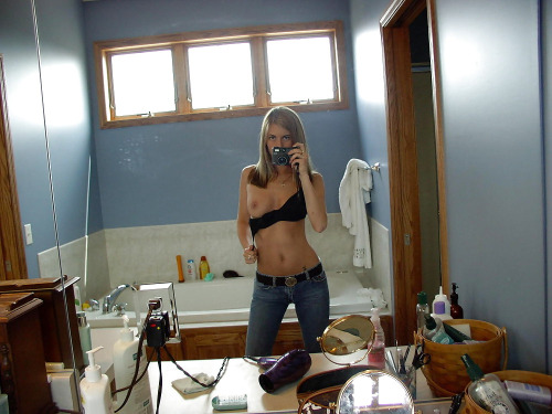 Emily je suis de passage sur ce site de rencontres sympa afin de faire comprendre aux mecs chauds