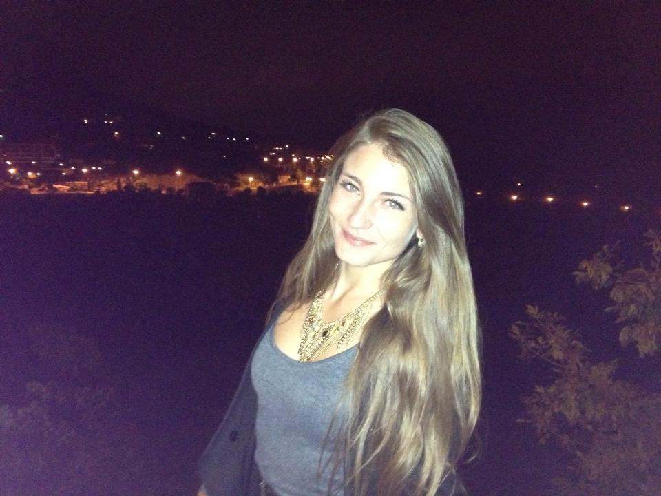 Lou, 20 cherche chat coquin et plus si affinité